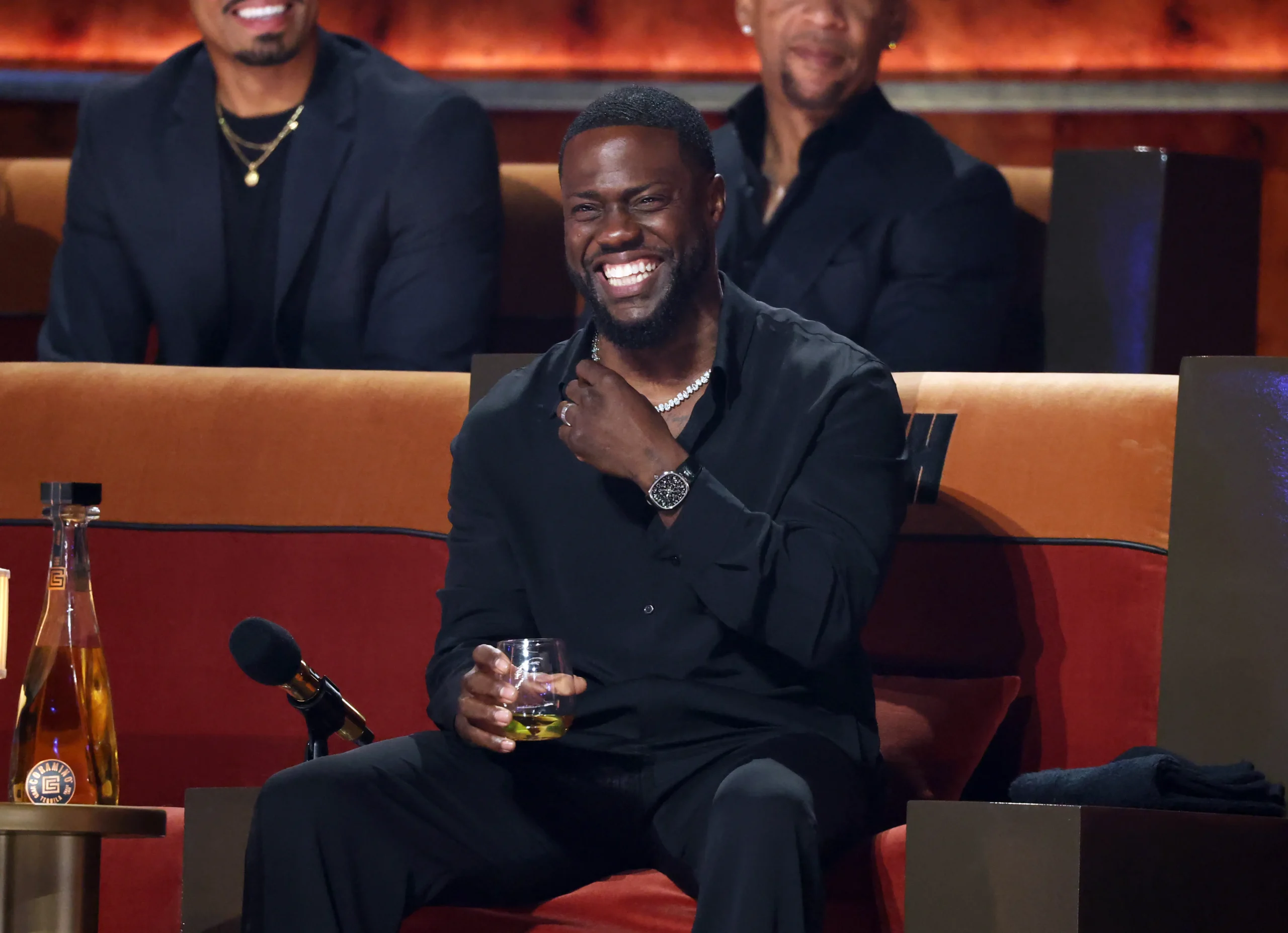 Piadas cortadas do especial de Kevin Hart na Netflix revelam o que poderia ter sido